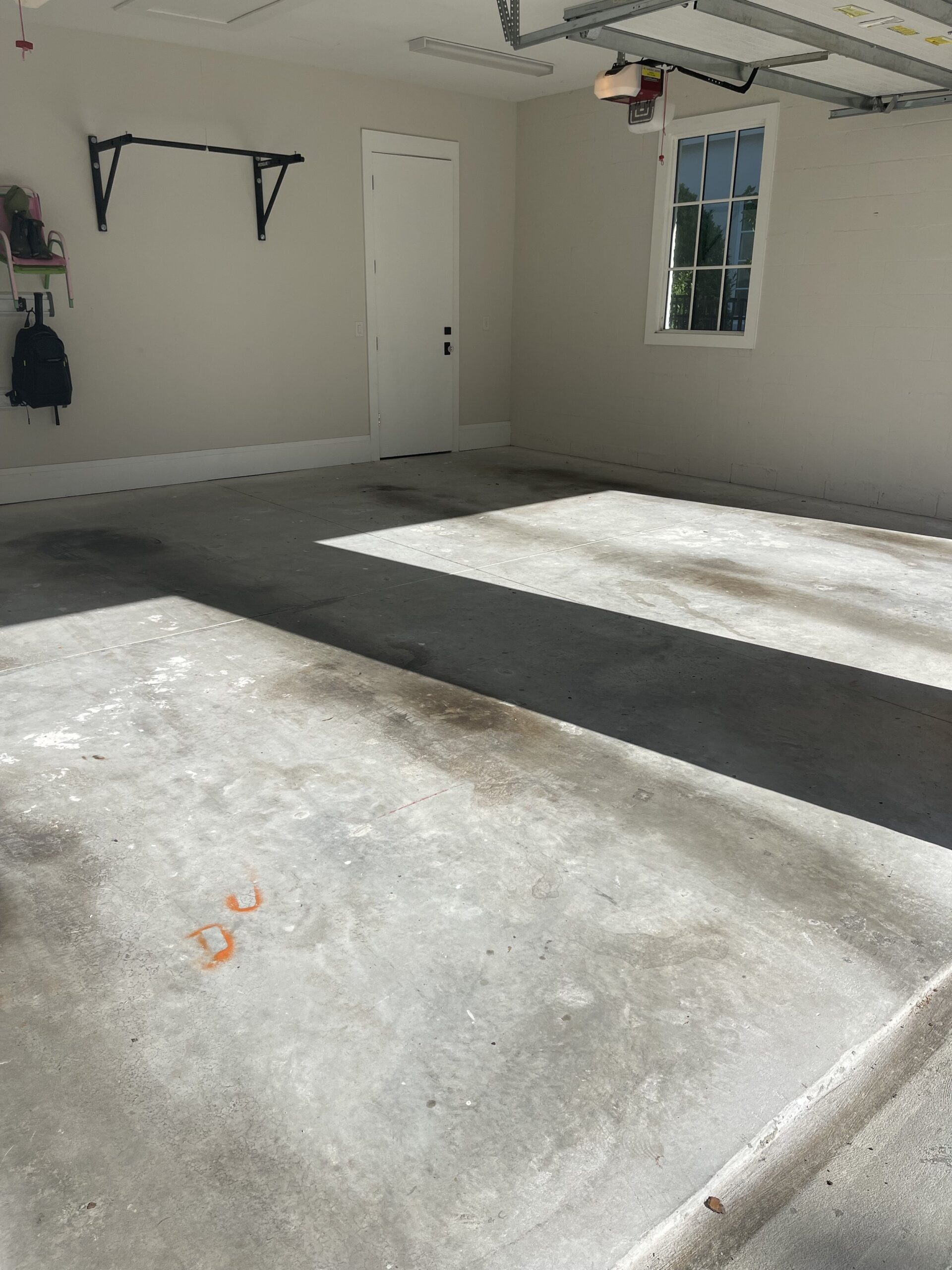 floor situation in a garage before renovation